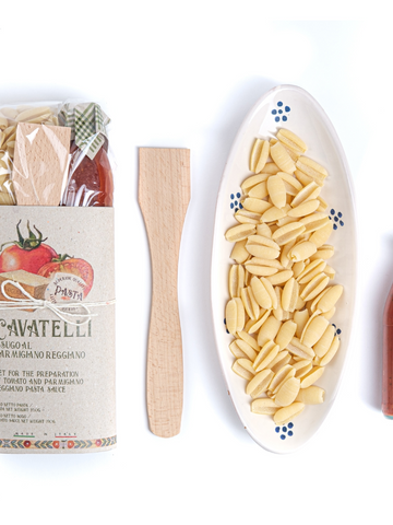 Artigiani dei Sapori, Artisan Pasta Gift Set - Cavatelli Pasta with Parmigiano Reggiano D.O.P. Tomato sauce includes wooden sppon