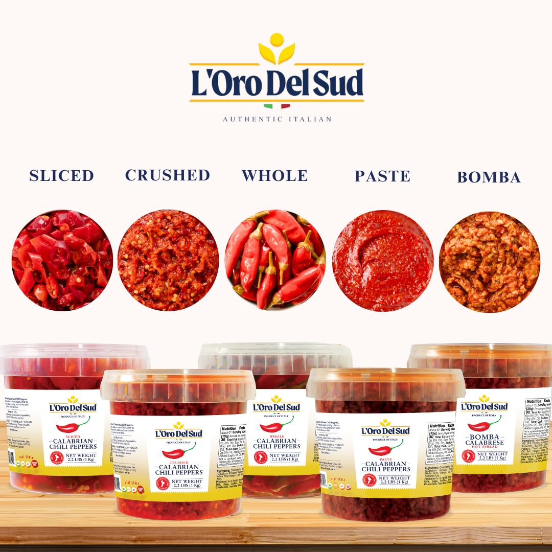 L'Oro Del Sud chili pepper products with various forms displayed on a white background.