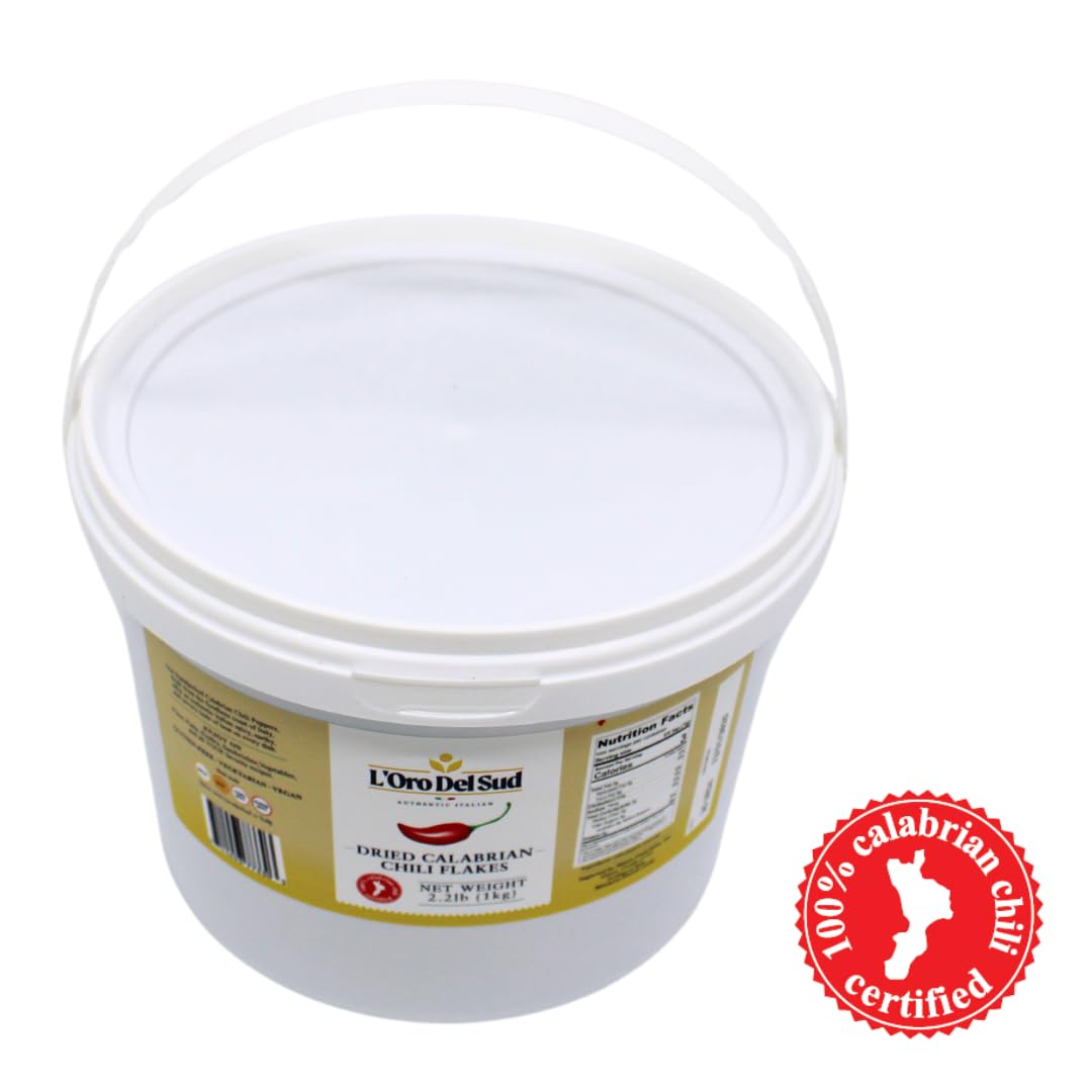 White bucket with L'Oro Del Sud label and a red certification badge on a white background