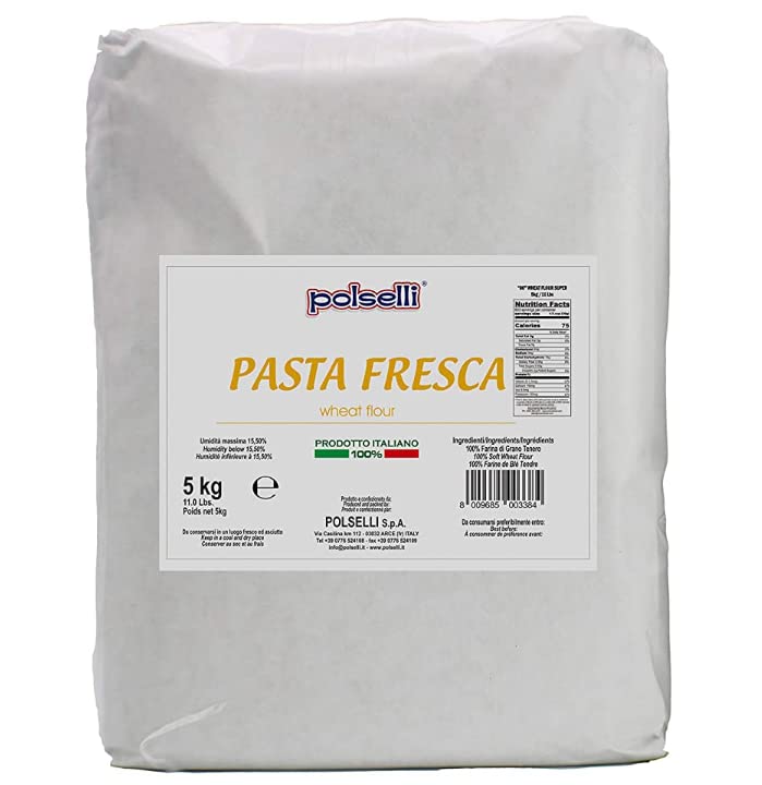 Bag of Polselli Pasta Fresca wheat flour with a label on a white background