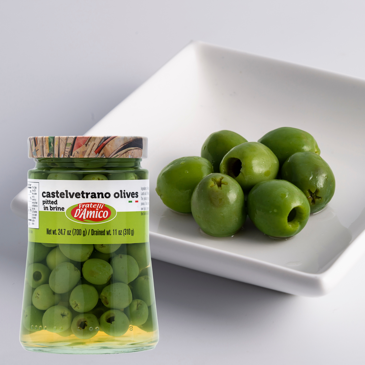 Fratelli D'Amico Castelvetrano olive (Pitted), Family-Size 24 oz (700 g).